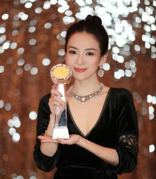 约吧大明星乔欣冰雪女王,约吧大明星闪耀冬日舞台 第2张 约吧大明星乔欣冰雪女王,约吧大明星闪耀冬日舞台 第2张