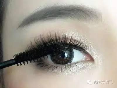 网红长睫毛女神图片,揭秘网红的迷人魅力  第2张