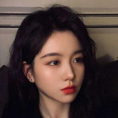 网红图片女,捕捉镜头下的时尚魅力  第3张