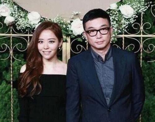 穿乳环的女明星,揭秘穿乳环的女明星风采  第2张