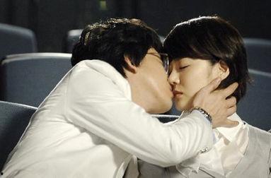 韩国女明星吻戏,女明星吻戏瞬间回顾